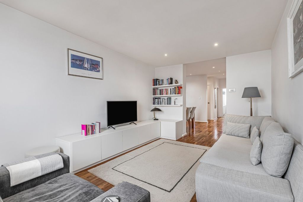 Property photo 3 of 14 Picture No. 15