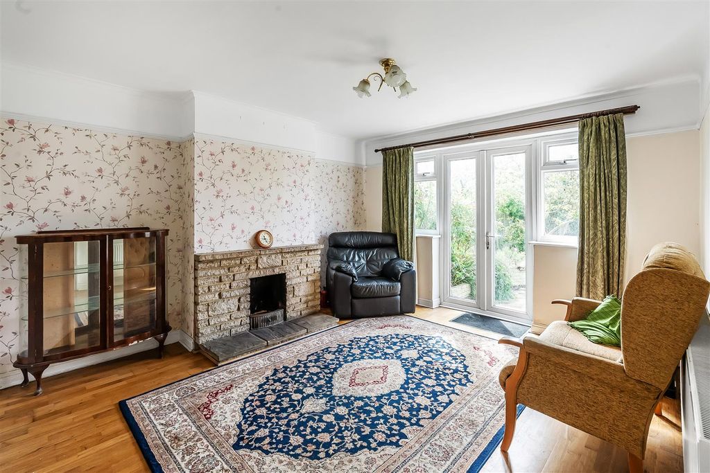 Property photo 2 of 22 128-Craddocks-Avenue-4.Jpg
