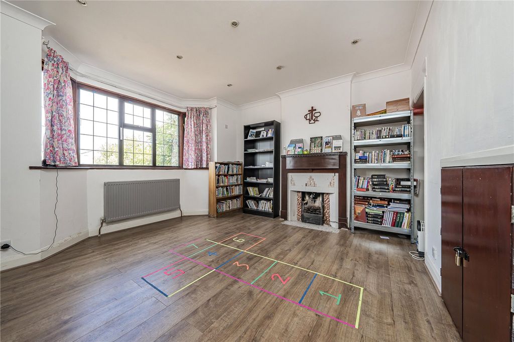 Property photo 3 of 12 Picture No. 01