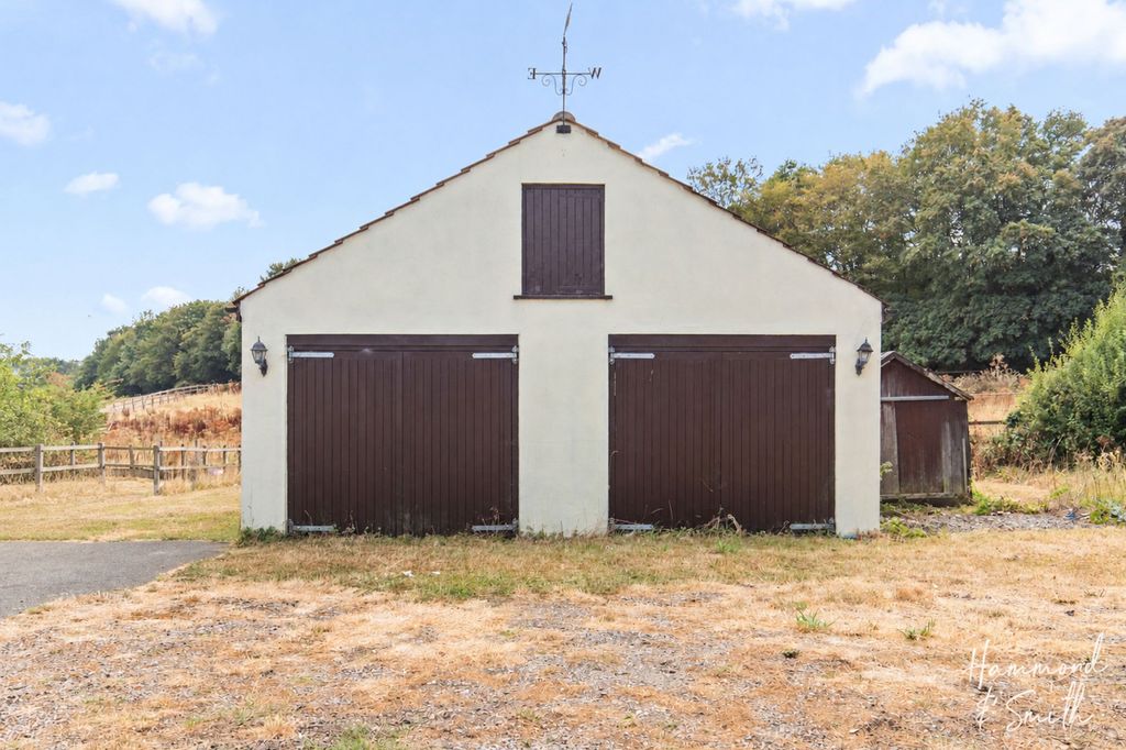 Property photo 3 of 26