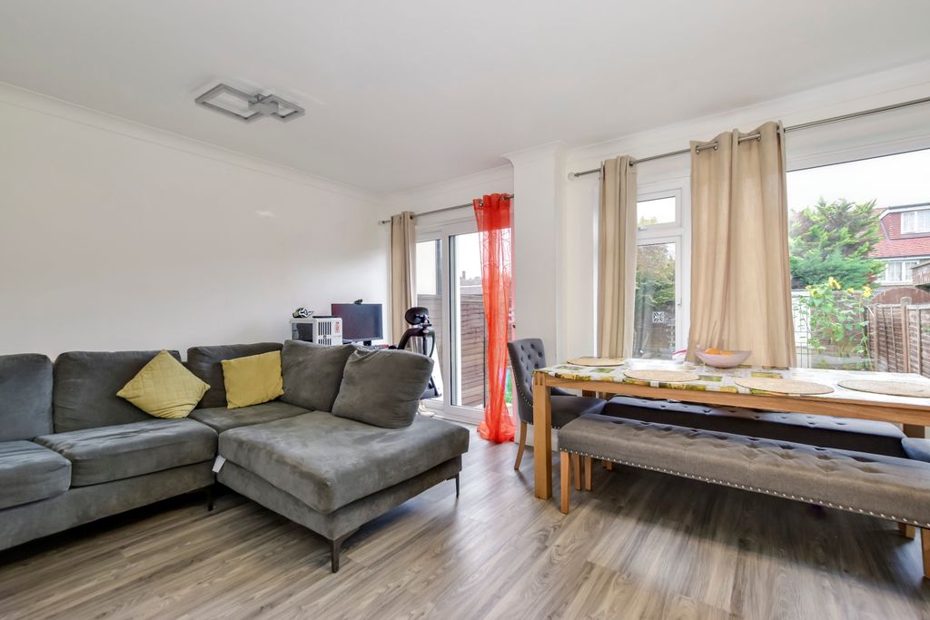 Property photo 3 of 14 Dsc_0548-Dsc_0549