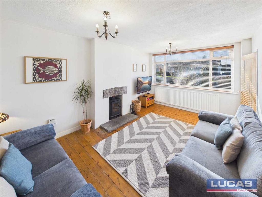 Property photo 3 of 26