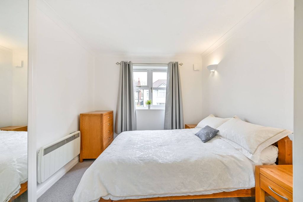 Property photo 3 of 8