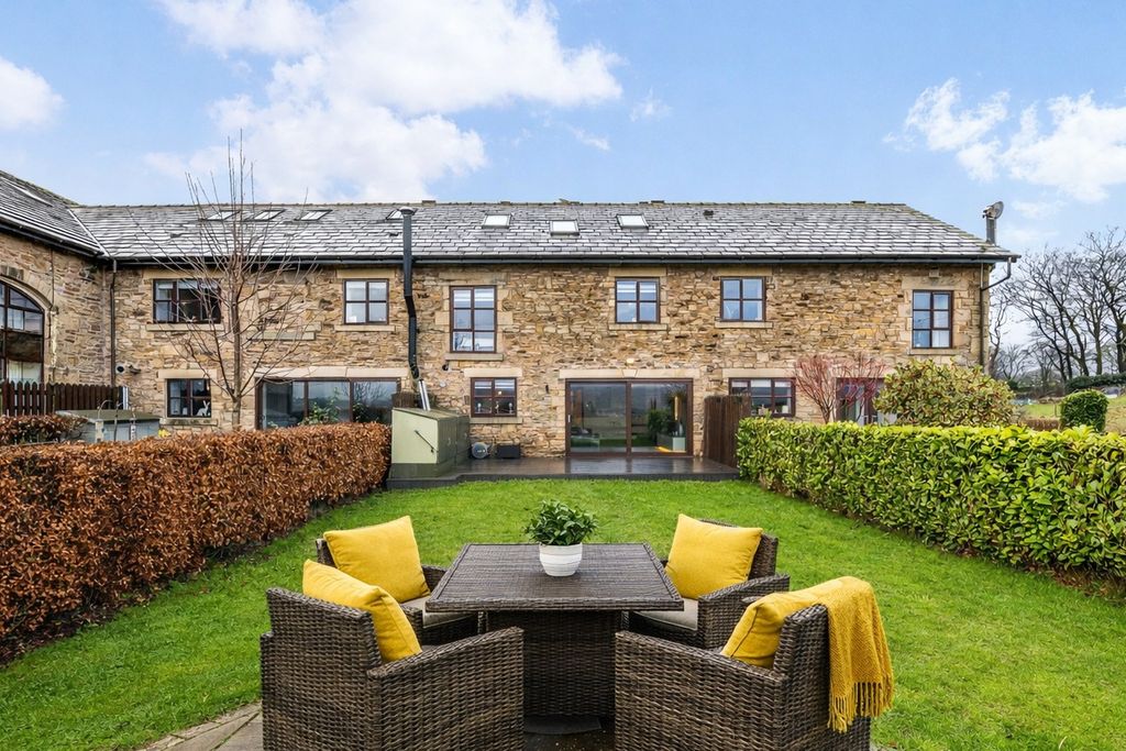 Property photo 1 of 59 4767900