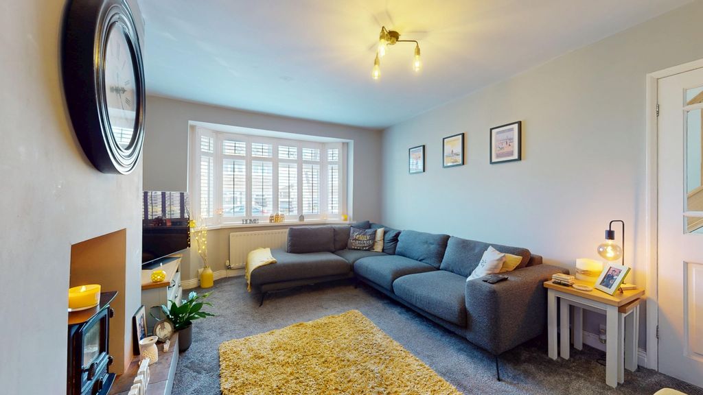 Property photo 3 of 24 5435514