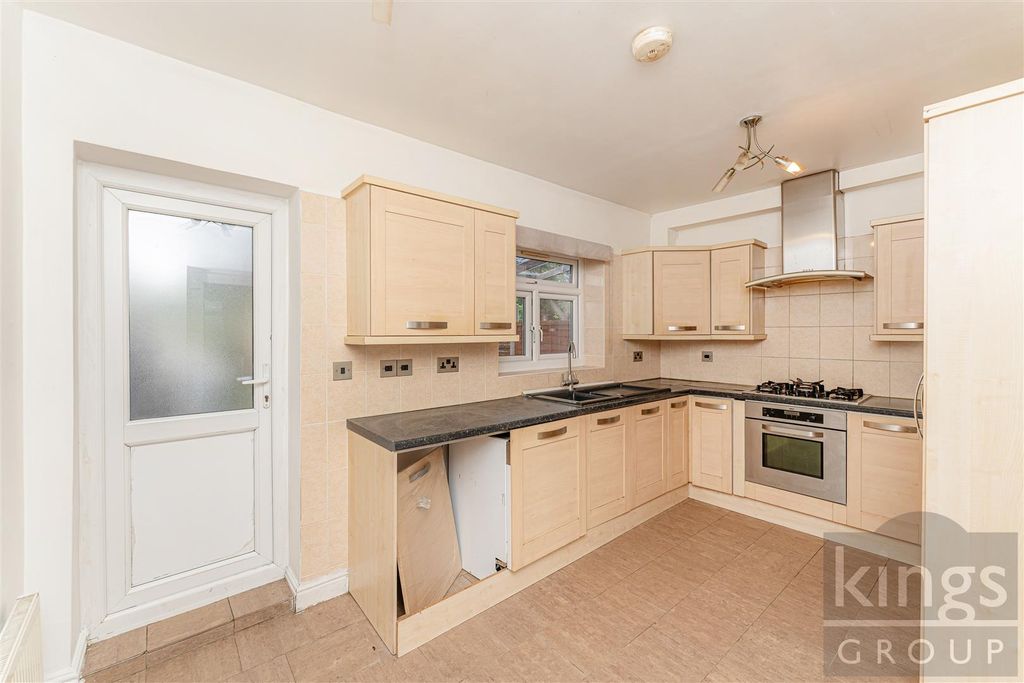 Property photo 3 of 15