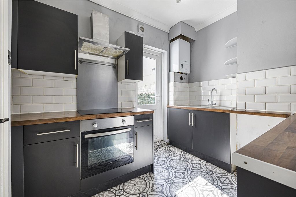 Property photo 3 of 16 Kitchen