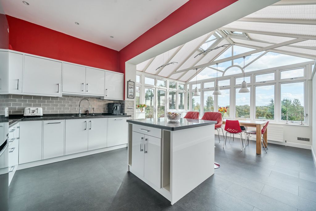 Property photo 2 of 37 1373662-45-6900E7...