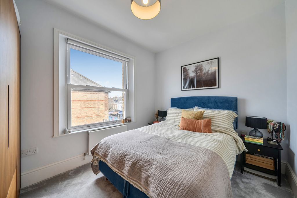 Property photo 3 of 13 1422774-2-69Aecd8...