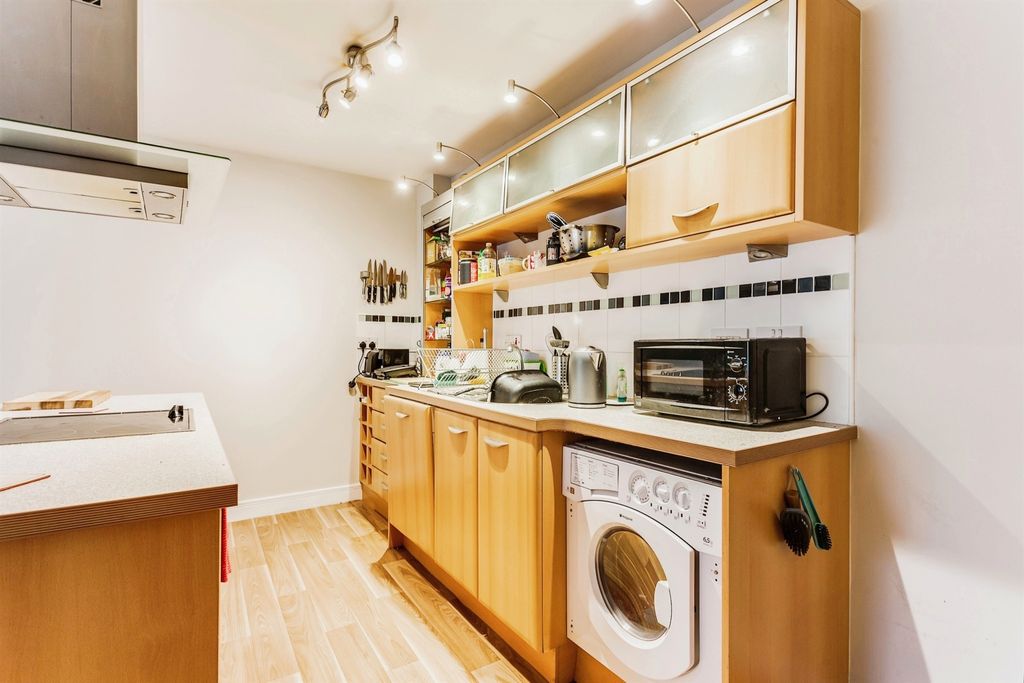 Property photo 3 of 15