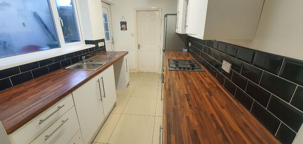 Property photo 1 of 5