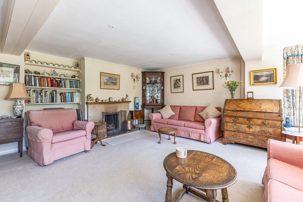 Property photo 3 of 15 Sitting Room