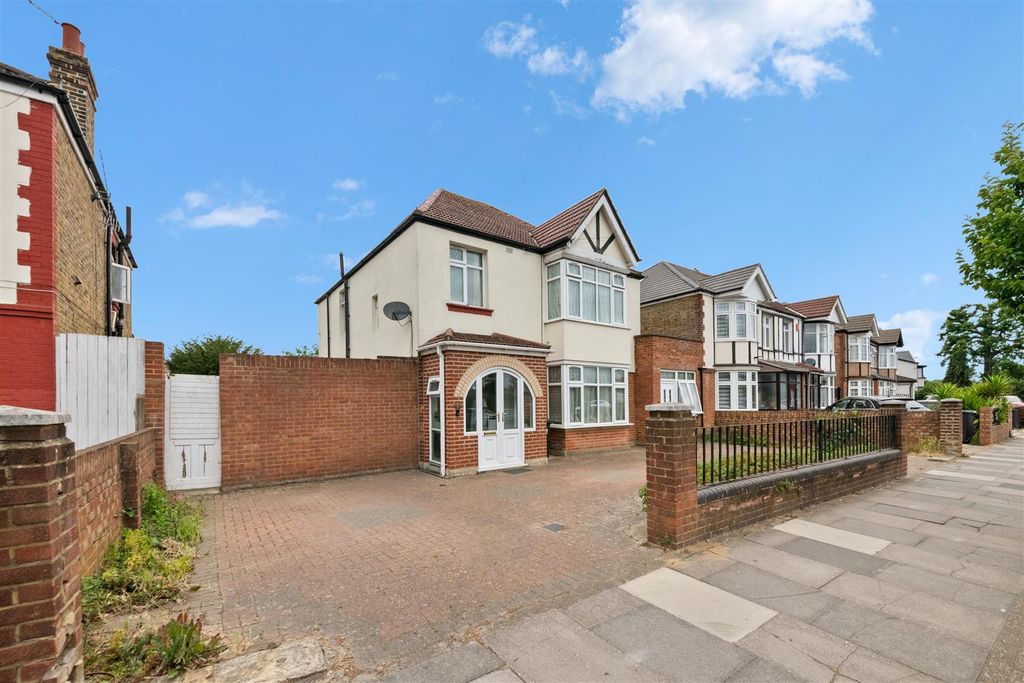 Property photo 1 of 17