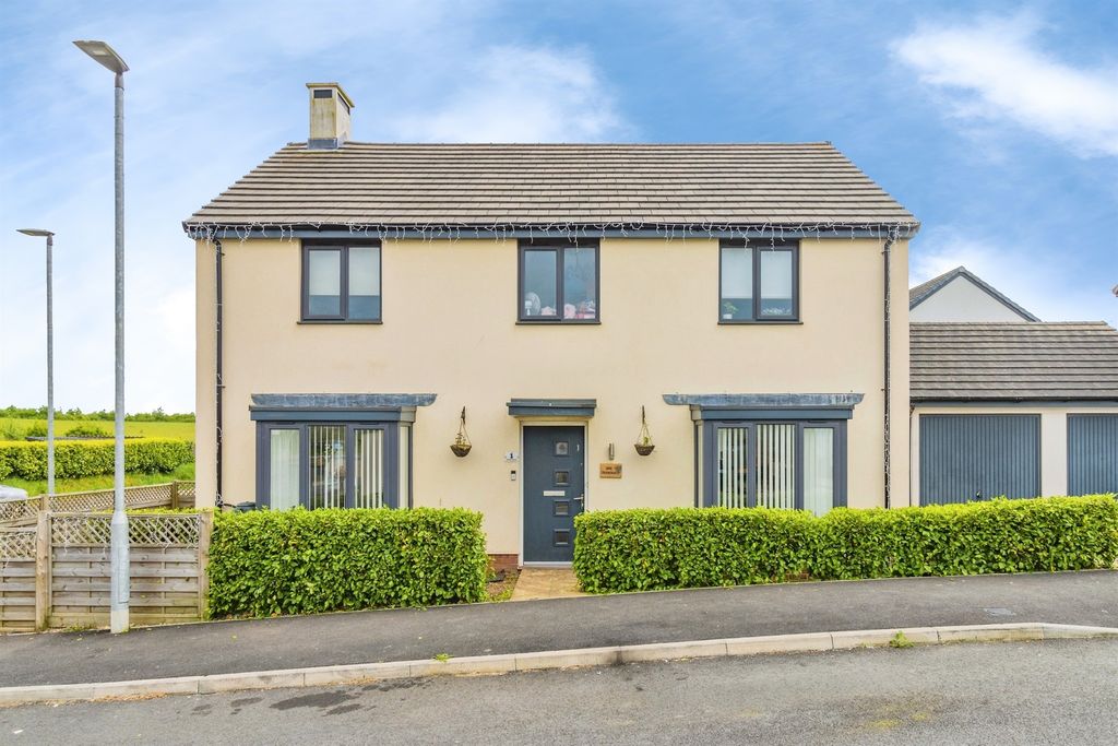 Property photo 1 of 28
