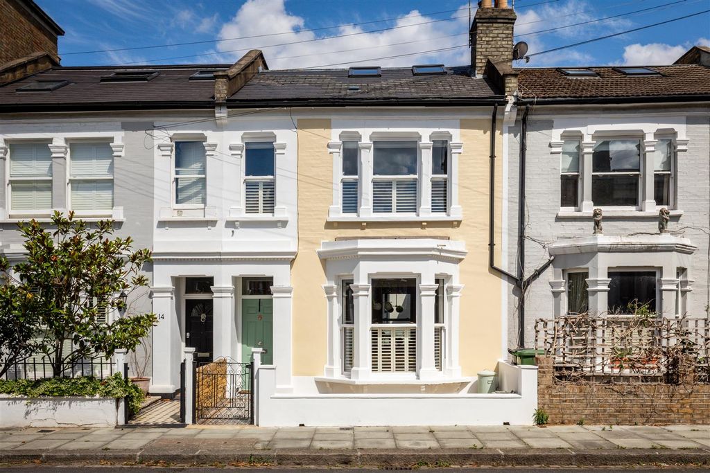 Property photo 1 of 18 Askew Crescent-26.Jpg