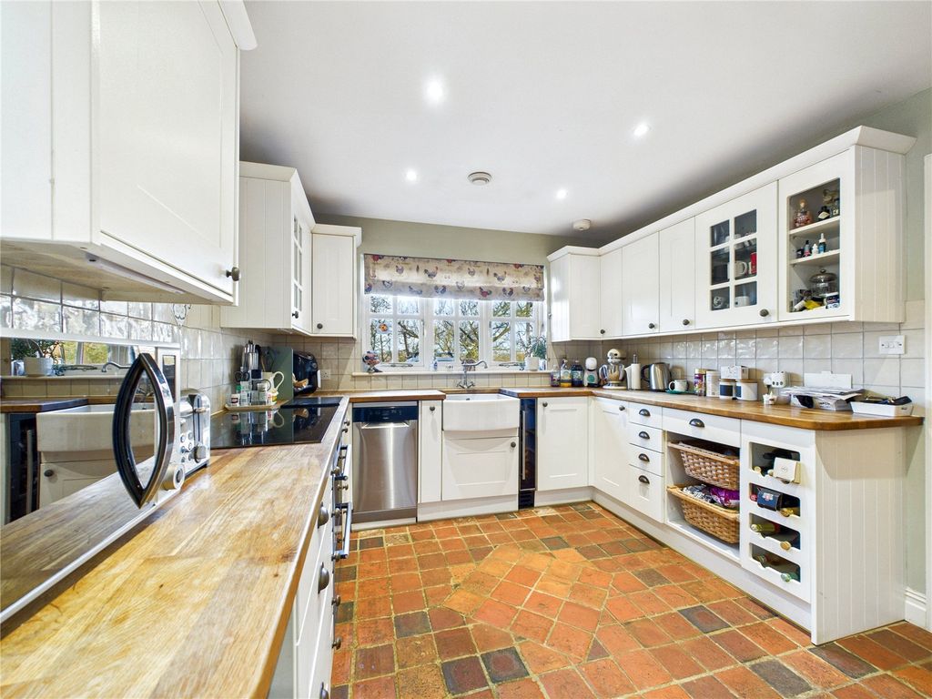 Property photo 3 of 19 Picture No. 02