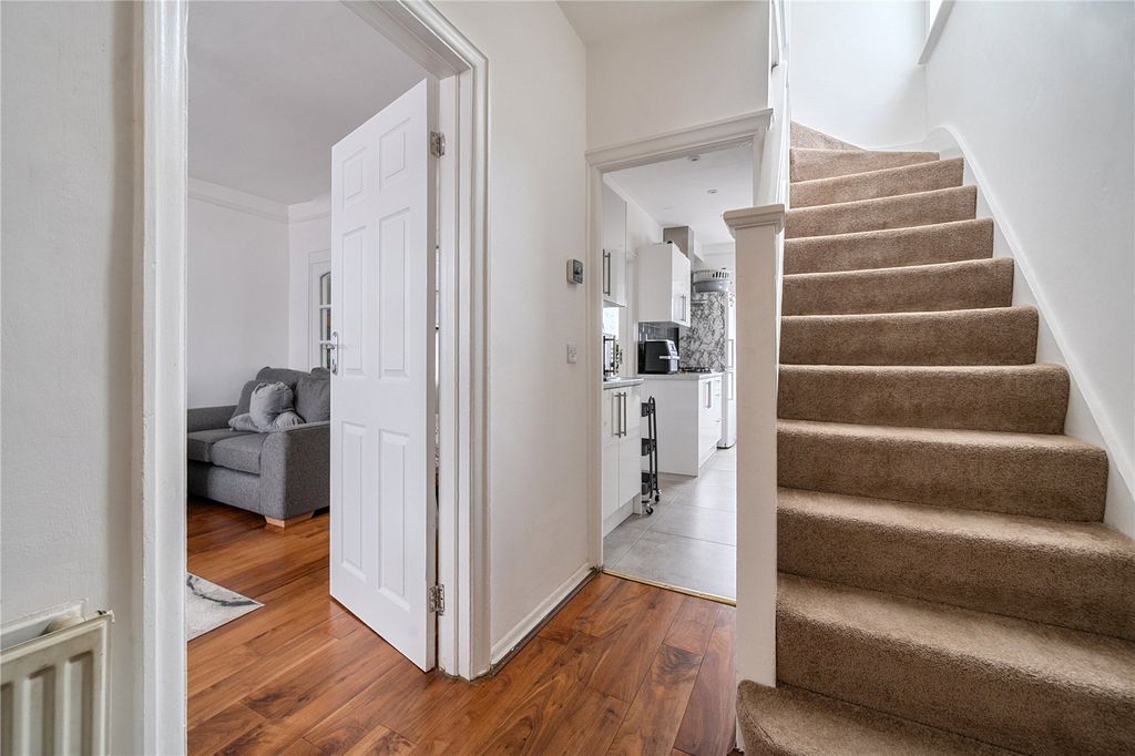 Property photo 2 of 17 Picture No. 15