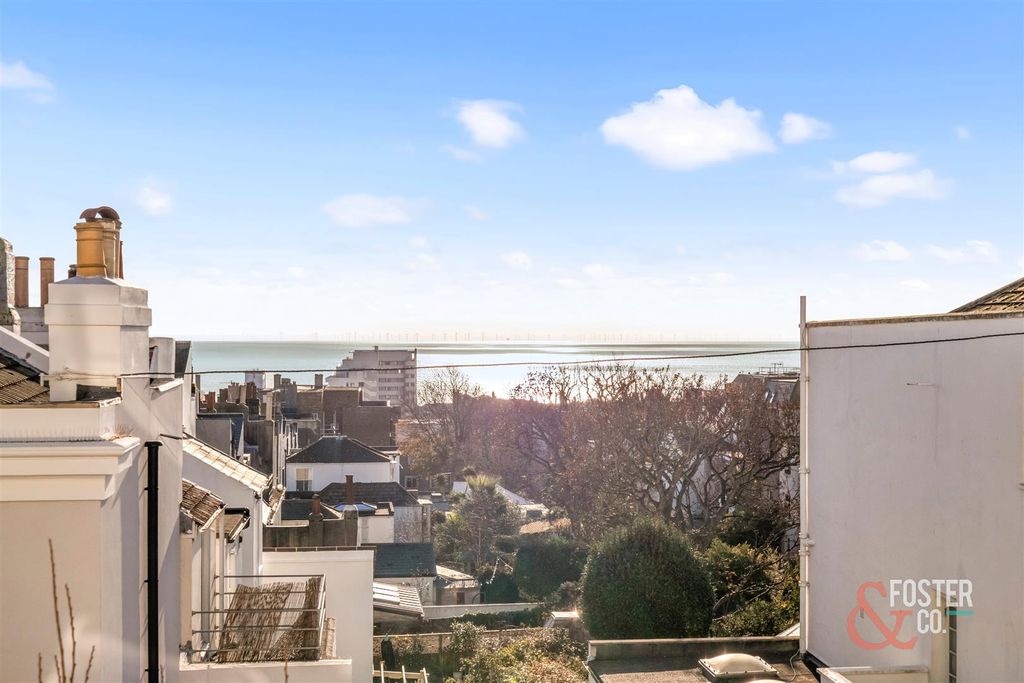 Property photo 3 of 25 Norfolk Terrace, 20, Apartment 5-008.Jpg