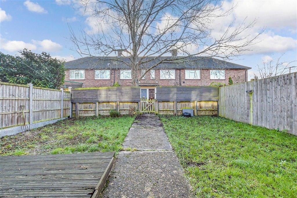 Property photo 2 of 7 Communal Gardens