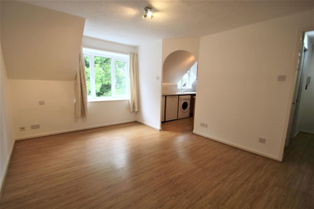 Property photo 2 of 8