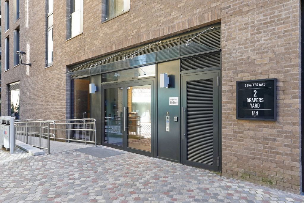 Property photo 3 of 3 2 Drapers Yard