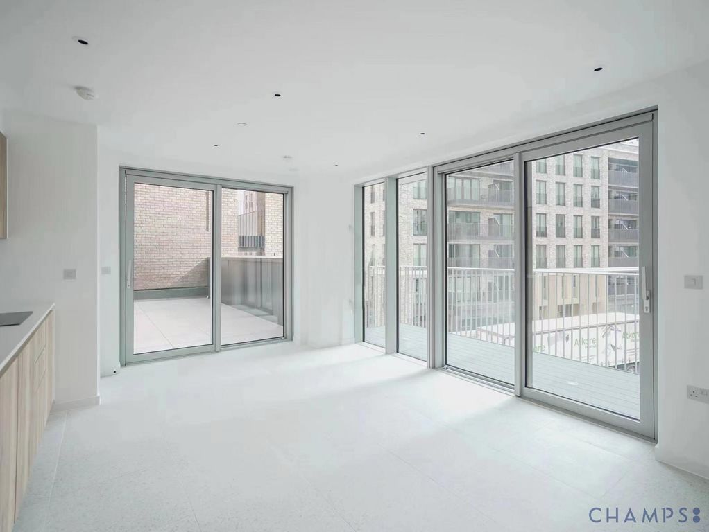 Property photo 1 of 13 1 Bedroom Apartment At Whitechapel To Sell