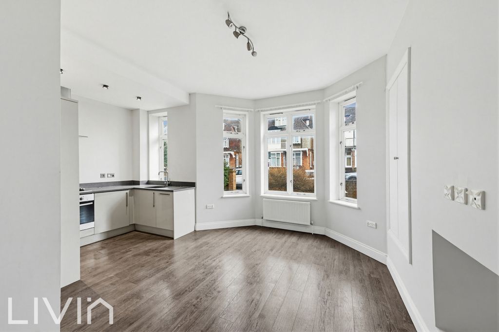 Property photo 3 of 10 Chatsworth Road,53,1-9-2