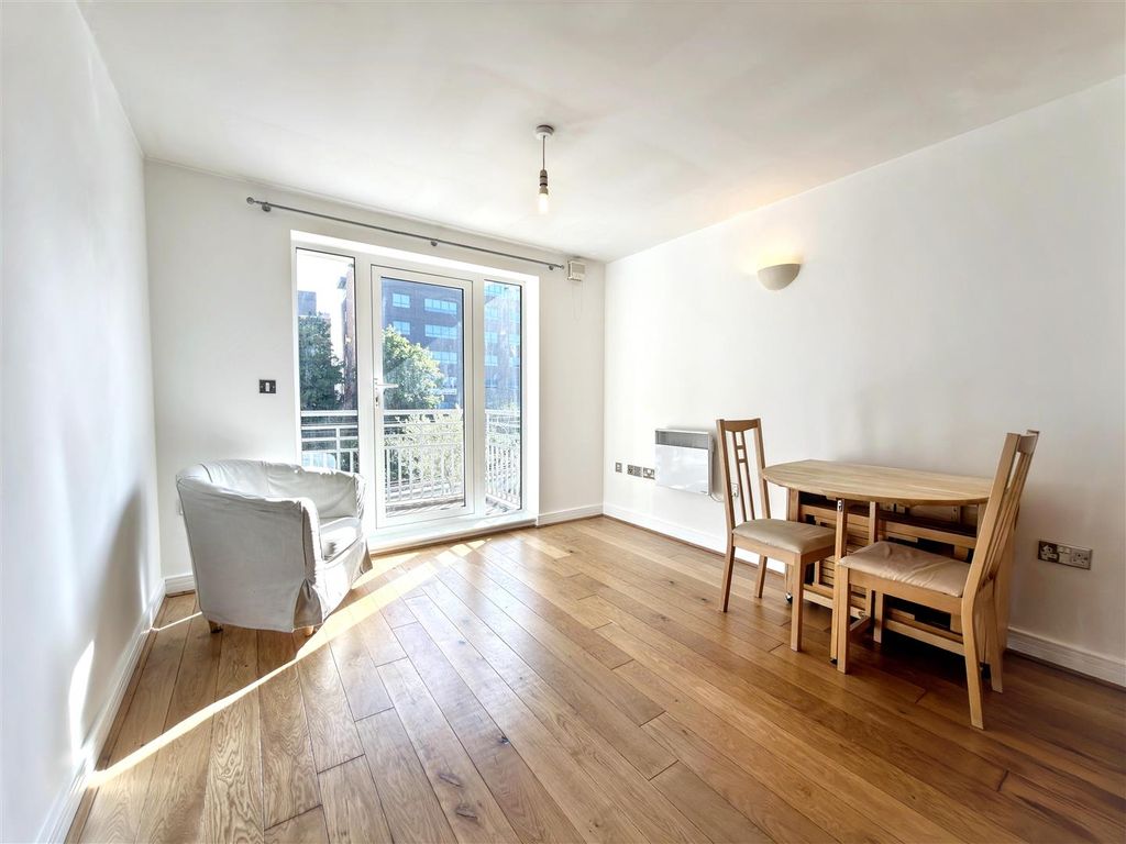 Property photo 1 of 12 Lounge/ Diner