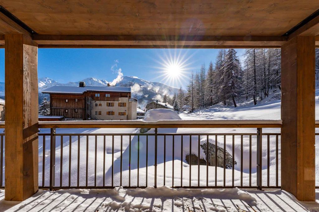 Property photo 2 of 18