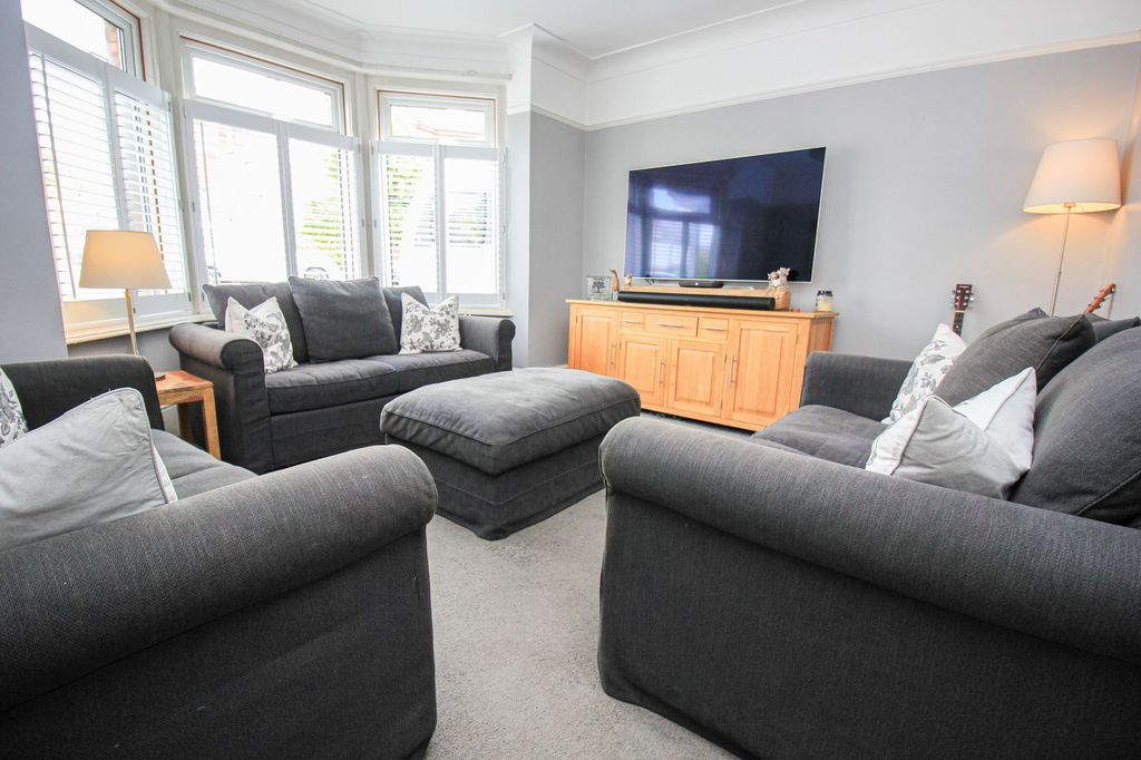 Property photo 2 of 24