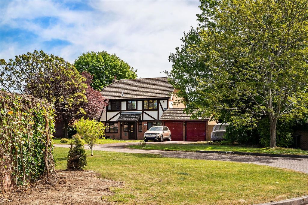 Property photo 1 of 29 6-Aston-Close-28.Jpg
