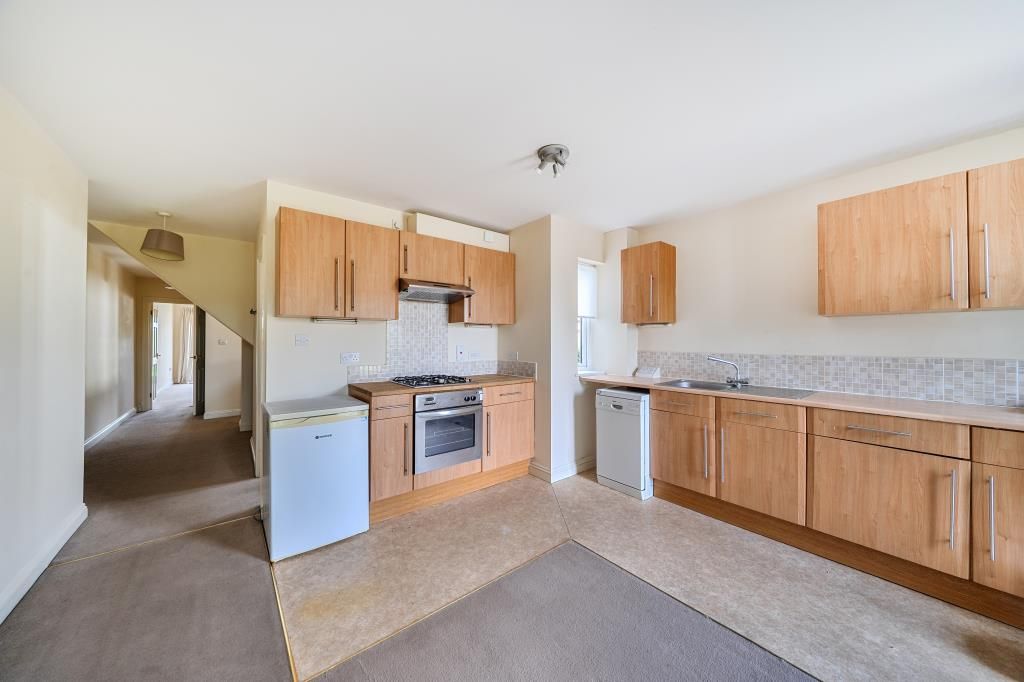 Property photo 3 of 12 Kitchen