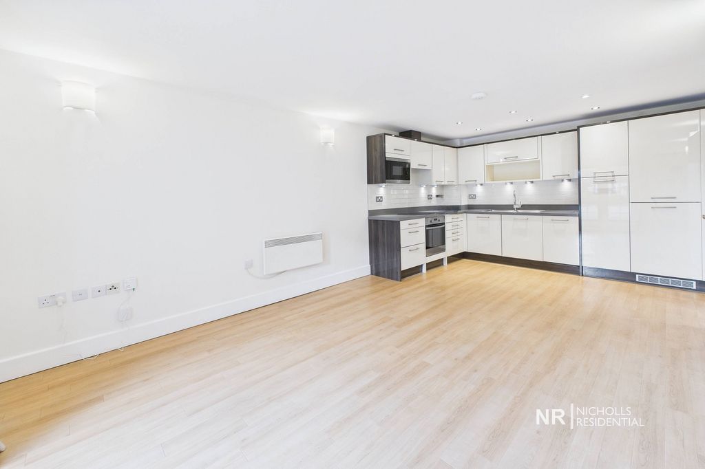 Property photo 3 of 10 Living Area Extra Photo 2