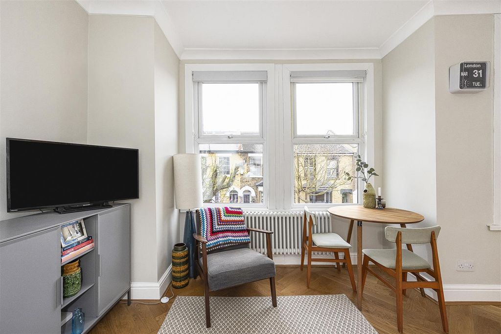 Property photo 3 of 17 3