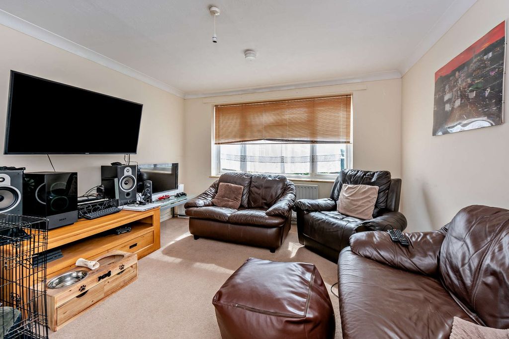 Property photo 2 of 22