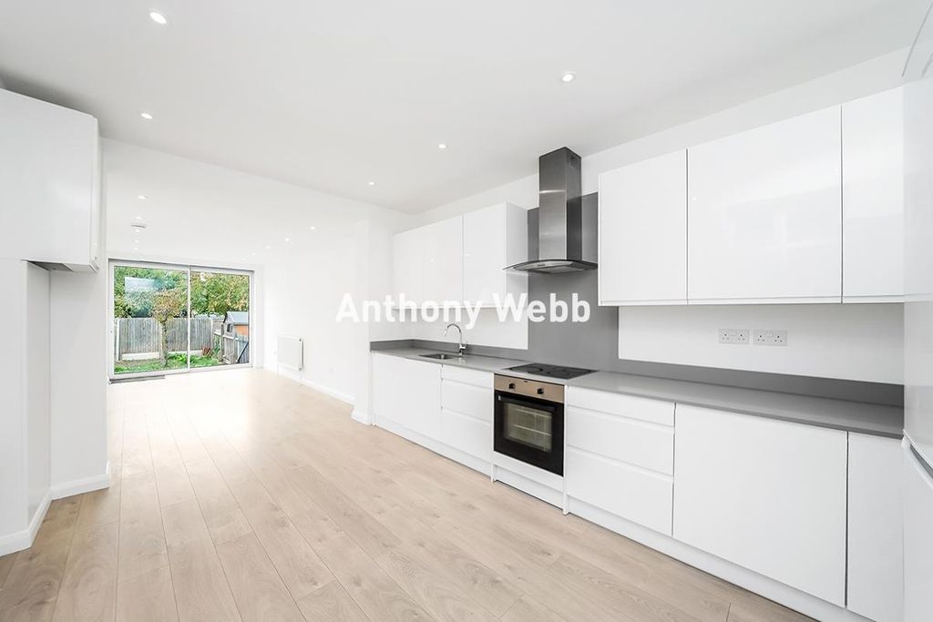 Property photo 1 of 12 Kitchen/Living Space