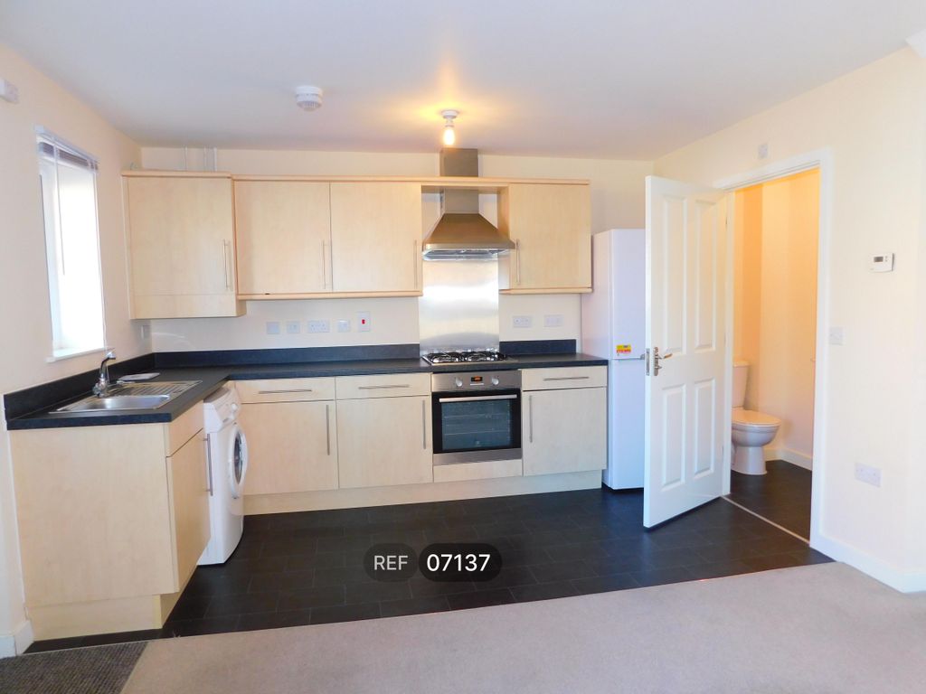 Property photo 3 of 10 Kitchen / Lounge