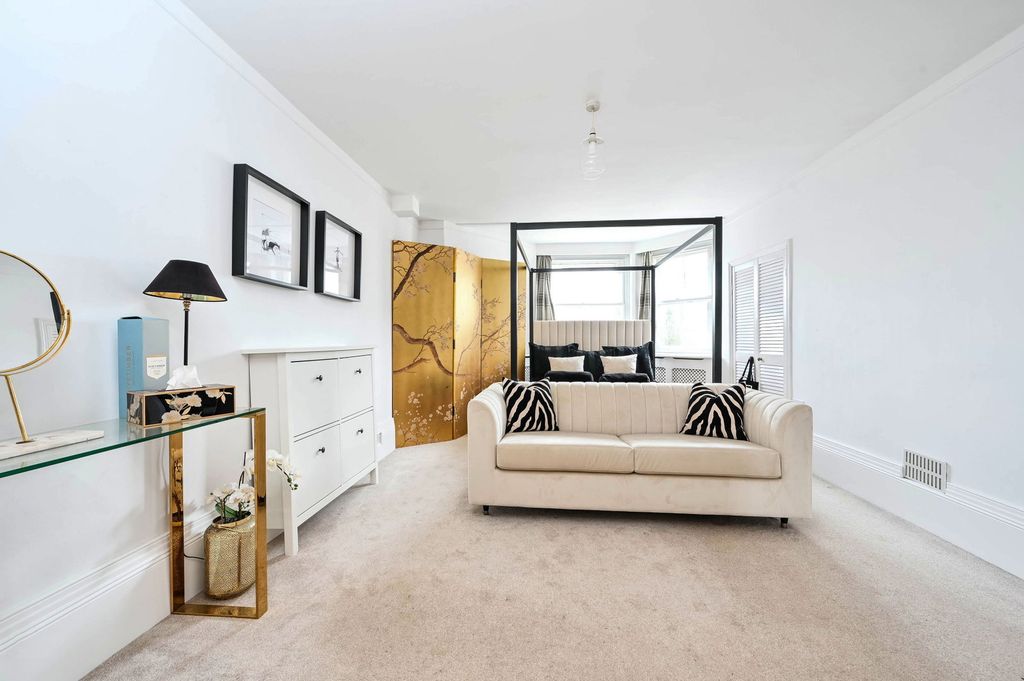 Additional image 10 of 2 bed maisonette for saleWaterden Road, Guildford GU1