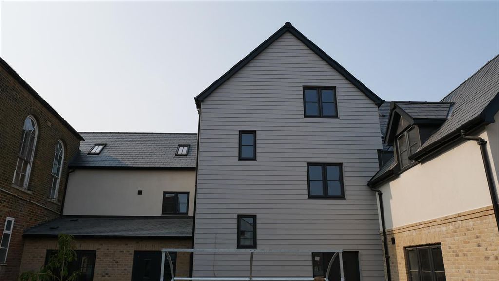 Property photo 1 of 8 Main Picture