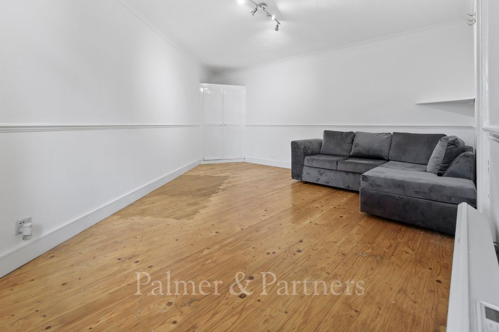 Property photo 2 of 9 Picture No. 08