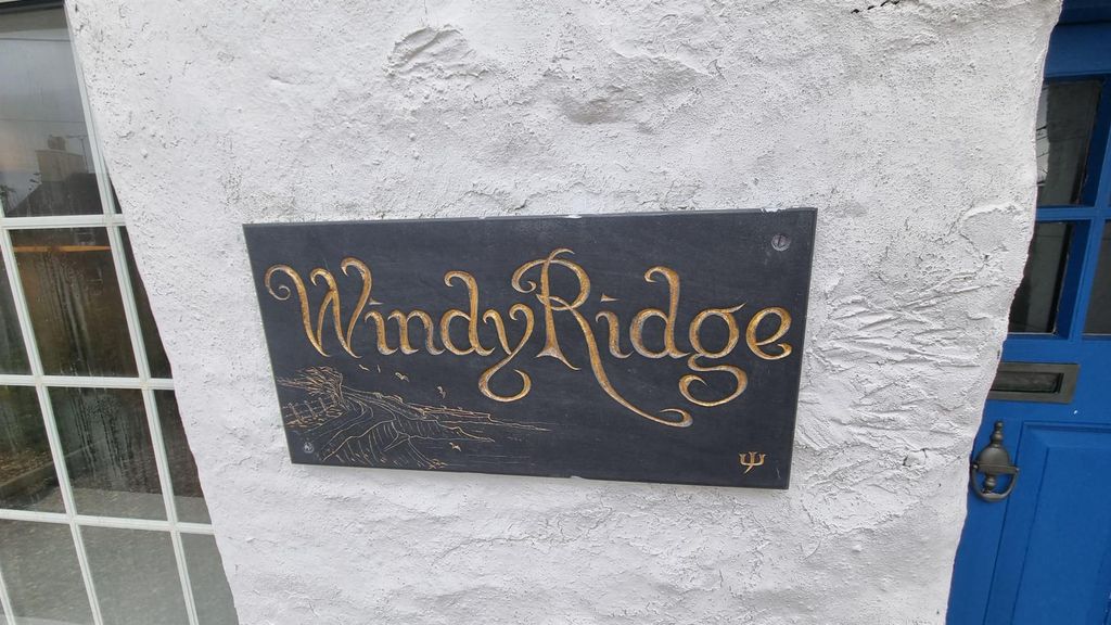 Property photo 2 of 14 6Hs Sign.Jpeg