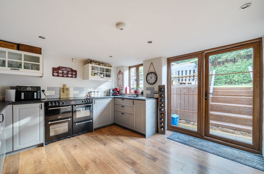 Property photo 3 of 15 Kitchen/Diner