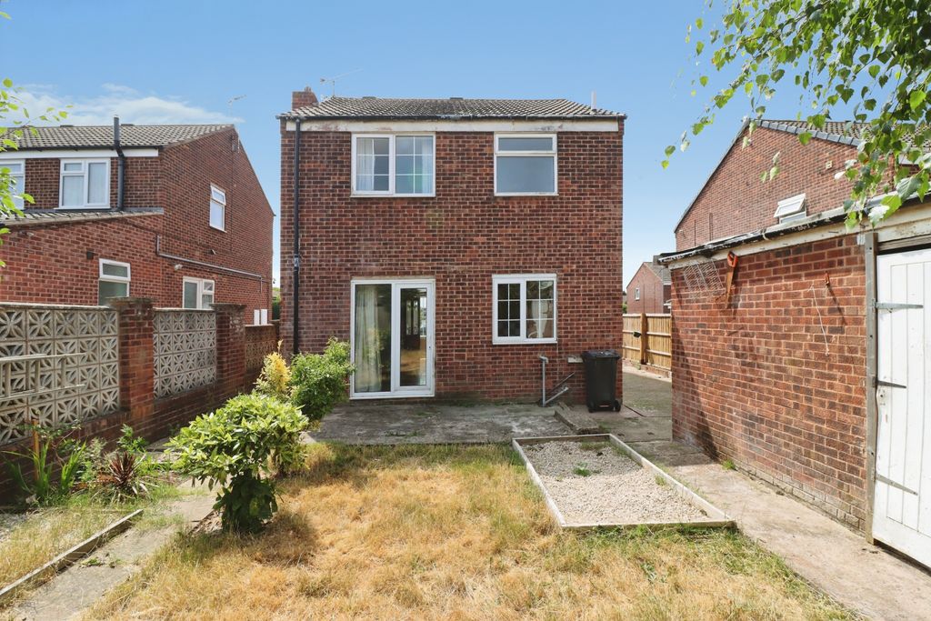 Property photo 1 of 18