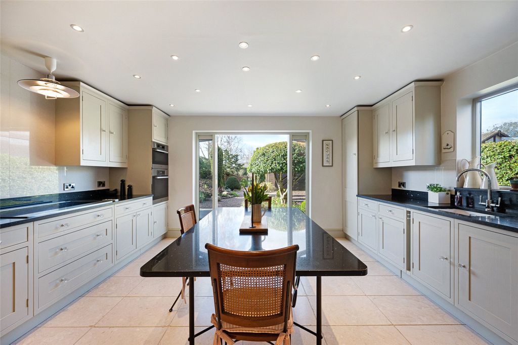 Property photo 3 of 14 Kitchen