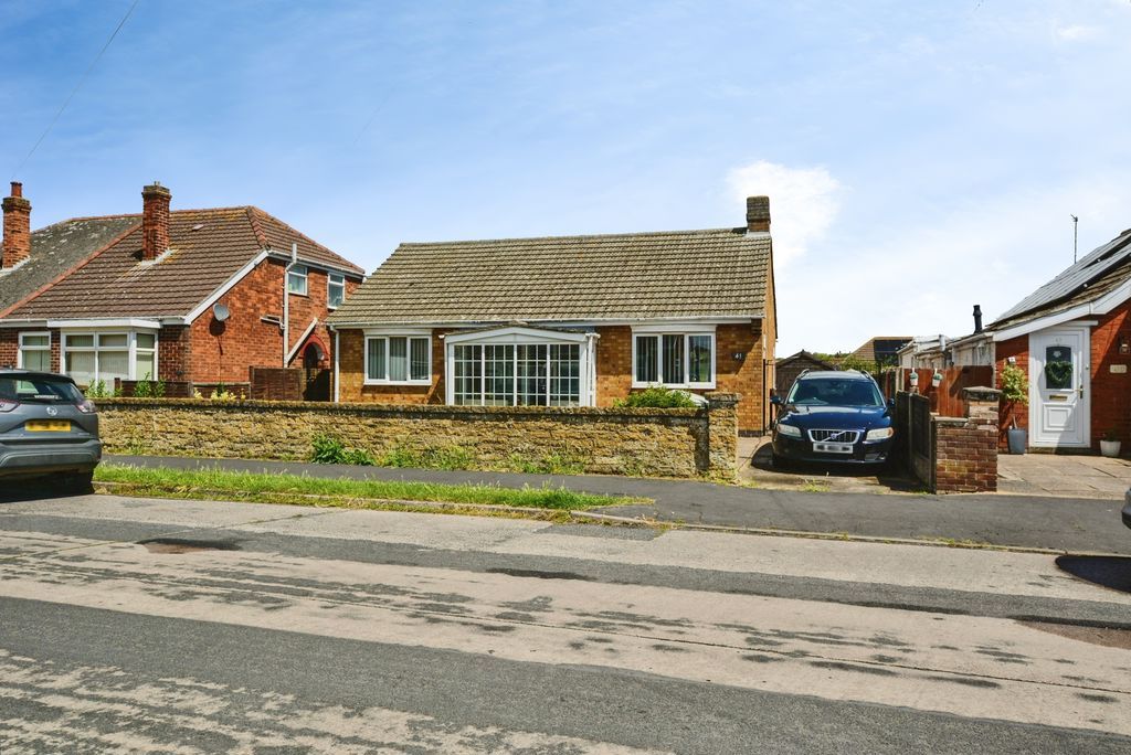 Property photo 1 of 19 Front View
