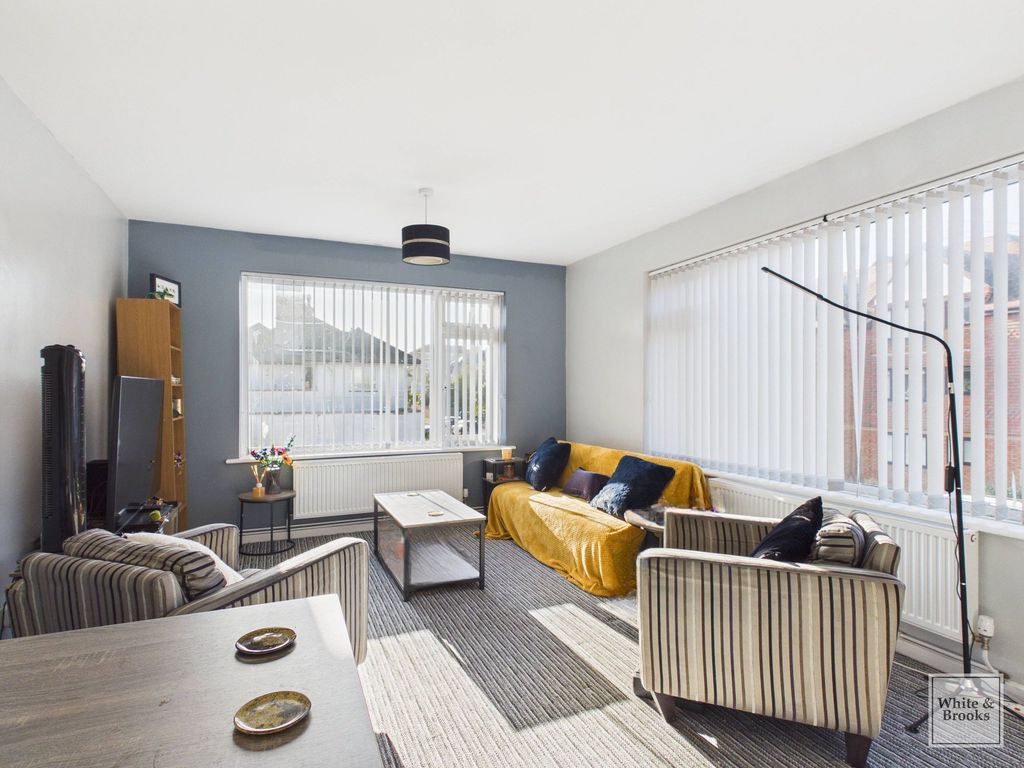 Property photo 2 of 9 Living Room