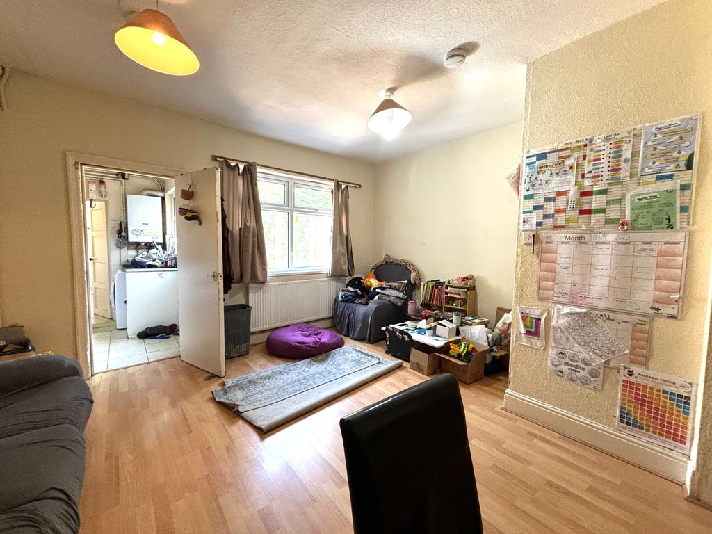 Property photo 3 of 5