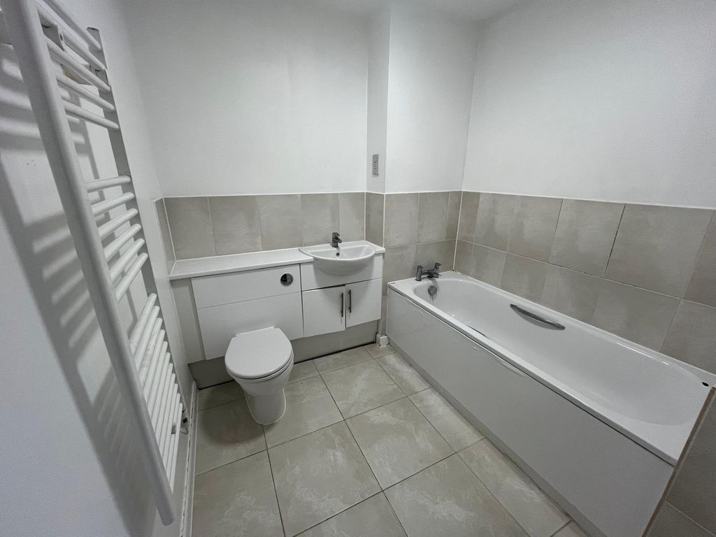 Property photo 3 of 7 Gallery