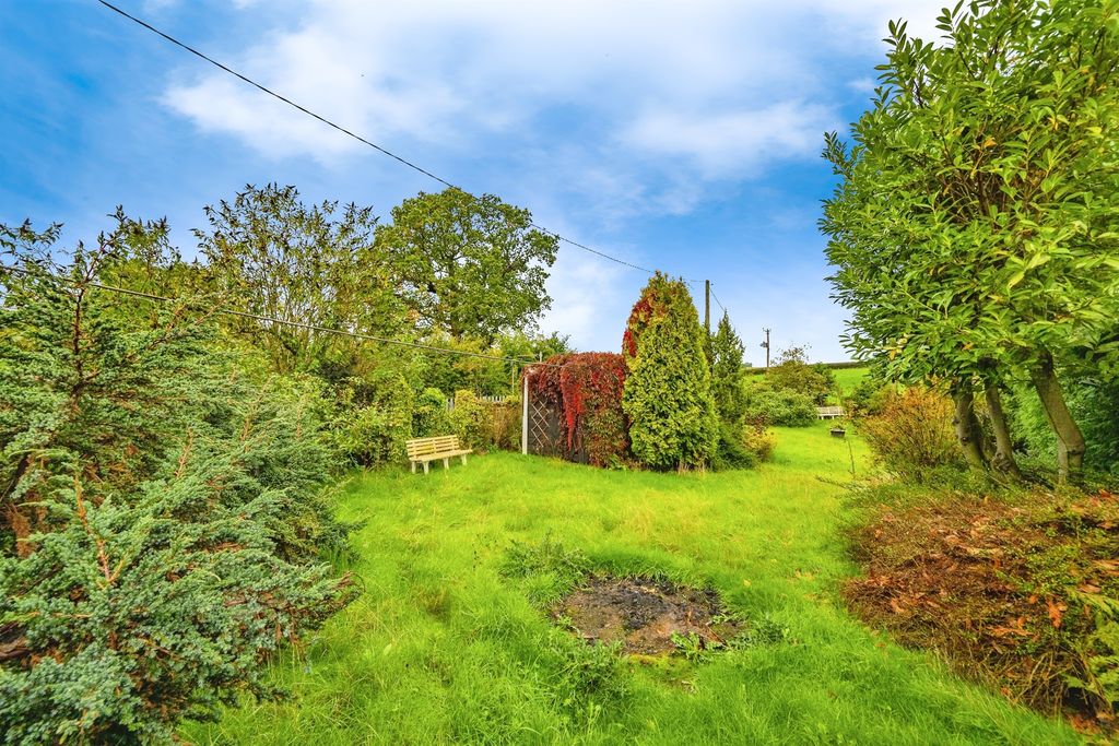 Property photo 2 of 17 Gardens: