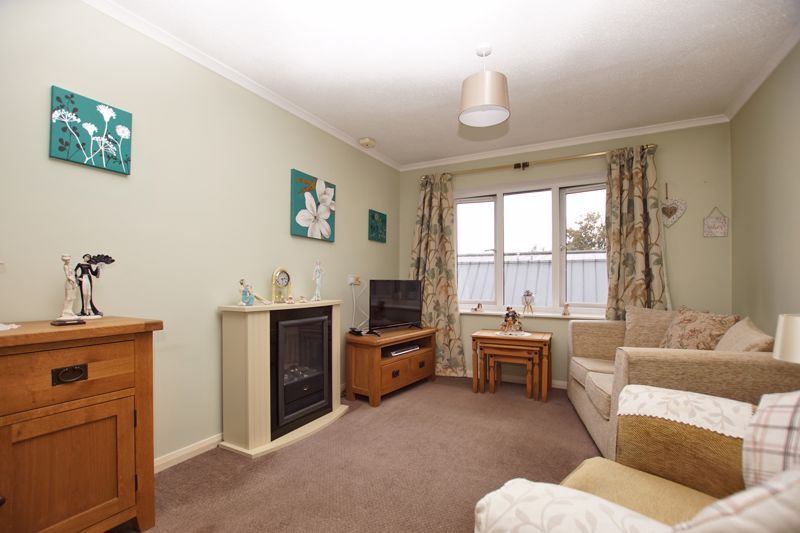 Property photo 2 of 11 Lounge/ Diner